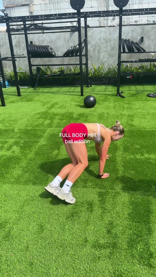 Post 7 by El on TikTok (video)