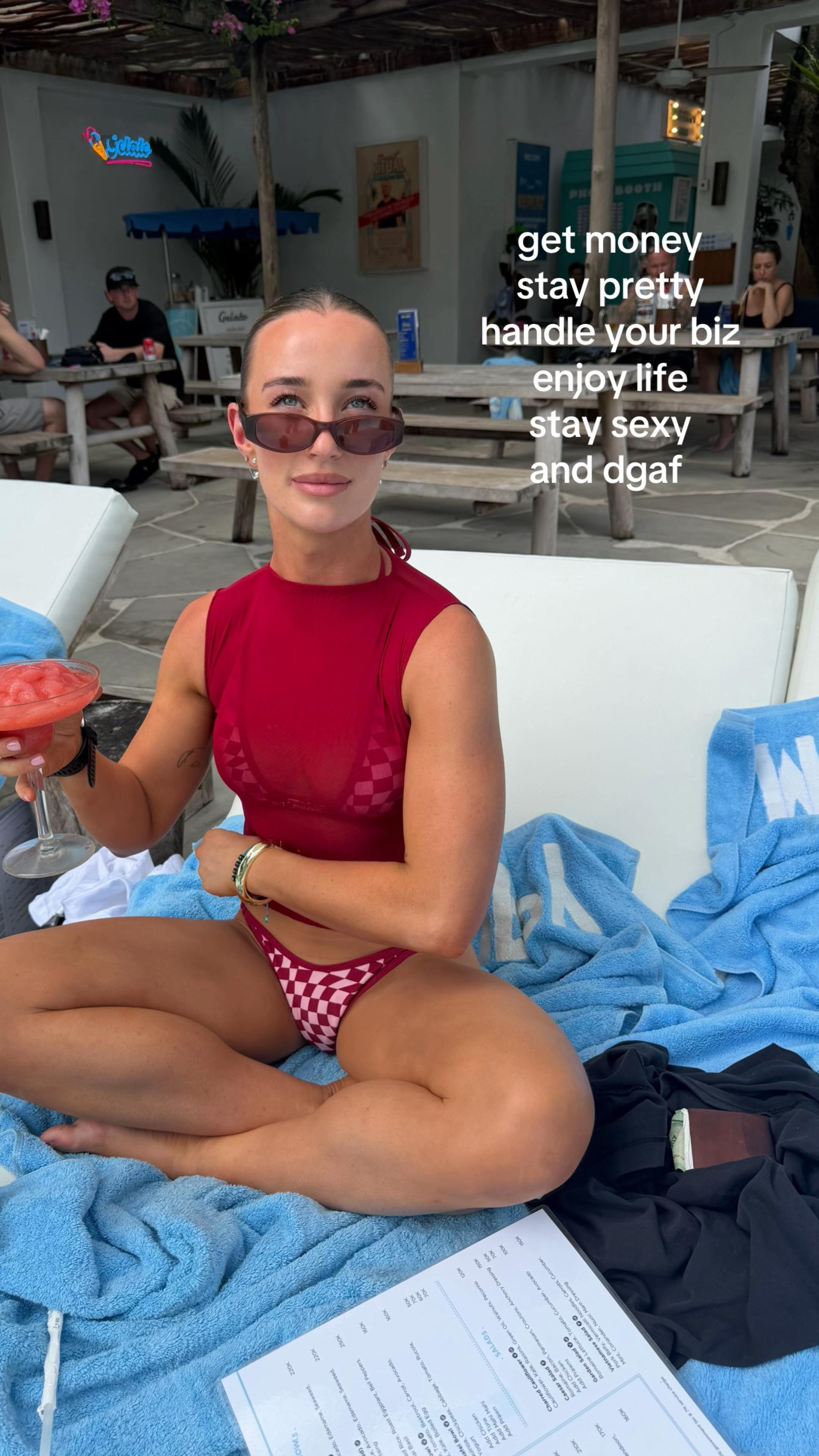 Post 5 by El on TikTok (video)