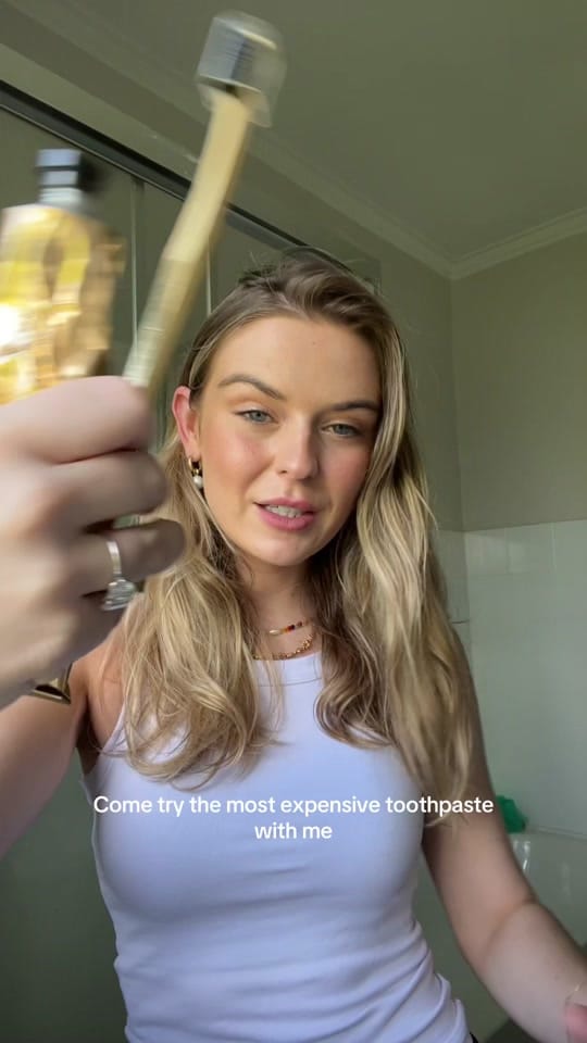 Post 7 by Dr Anna - Cosmetic Dentist on TikTok (video)