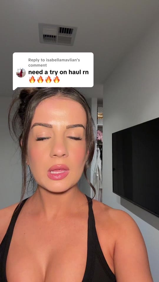 Post 8 by Claudia Allegro on TikTok (video)