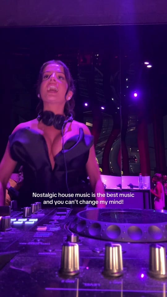 Post 7 by Claudia Allegro on TikTok (video)