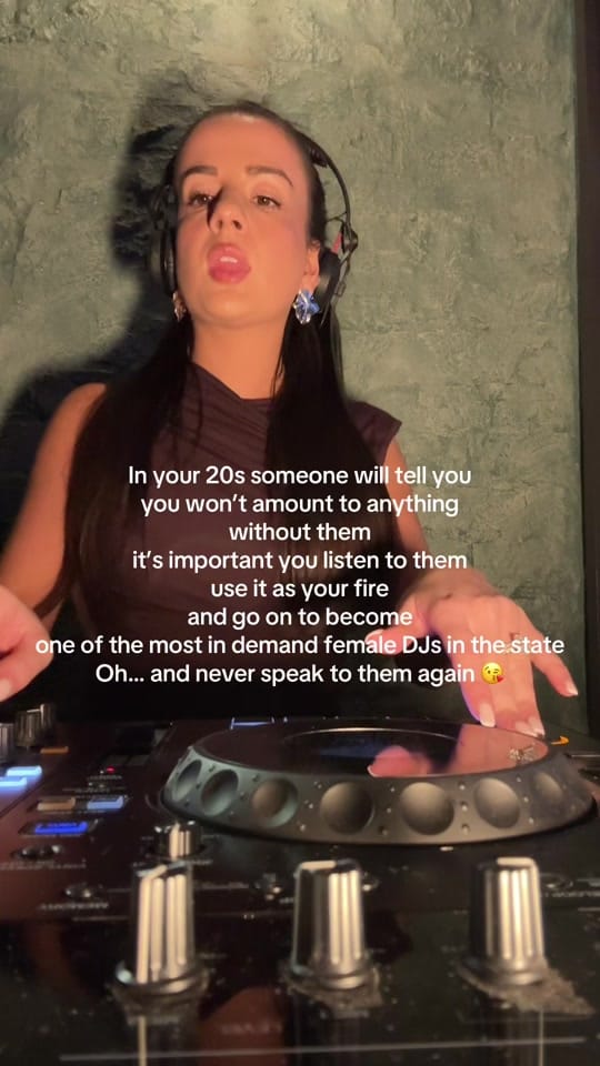 Post 3 by Claudia Allegro on TikTok (video)