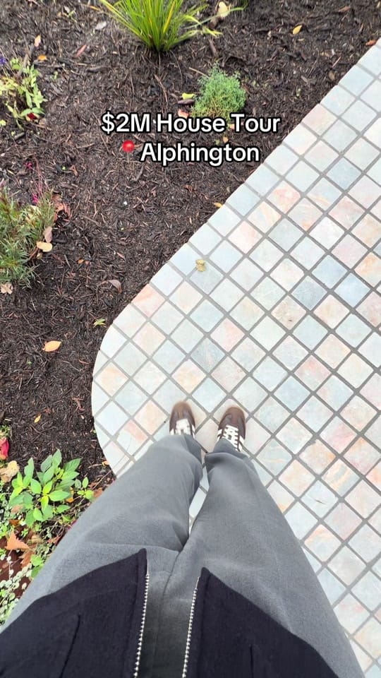 Post 3 by Harry Wallace on TikTok (video)