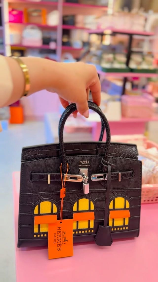 Post 4 by lunar product brand on Instagram (video)