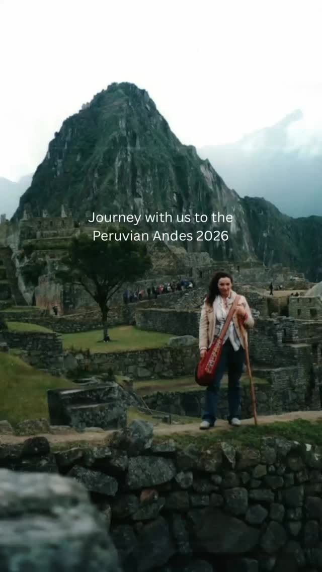 Post 10 by PERFUMERA CURANDERA on Instagram (video)