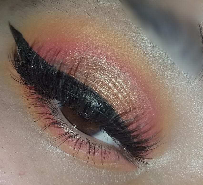 Post 6 by Makeupbynosh.x on Instagram (carousel)