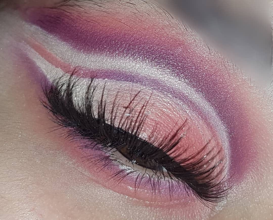 Post 4 by Makeupbynosh.x on Instagram (image)