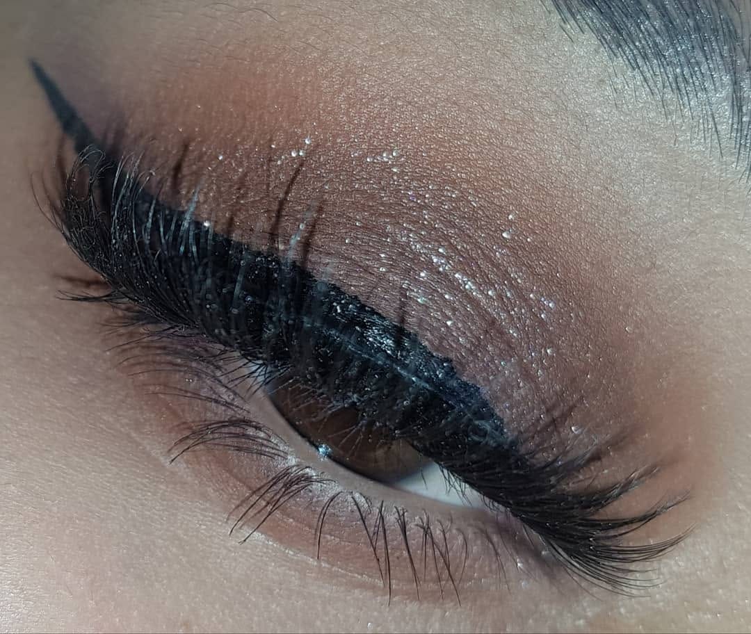 Post 7 by Makeupbynosh.x on Instagram (image)