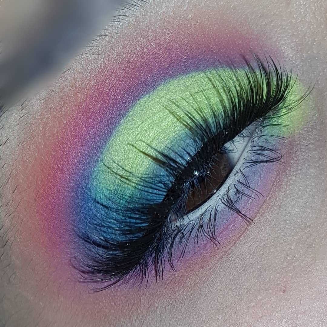 Post 10 by Makeupbynosh.x on Instagram (image)