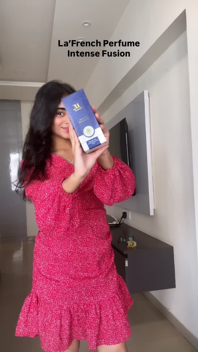 Post 8 by La'french perfume on Instagram (video)