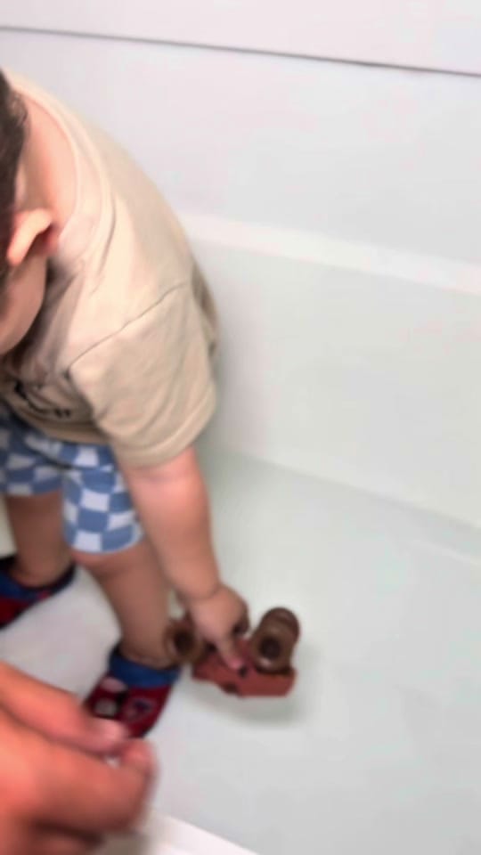 Post 3 by ARA 💫 on TikTok (video)