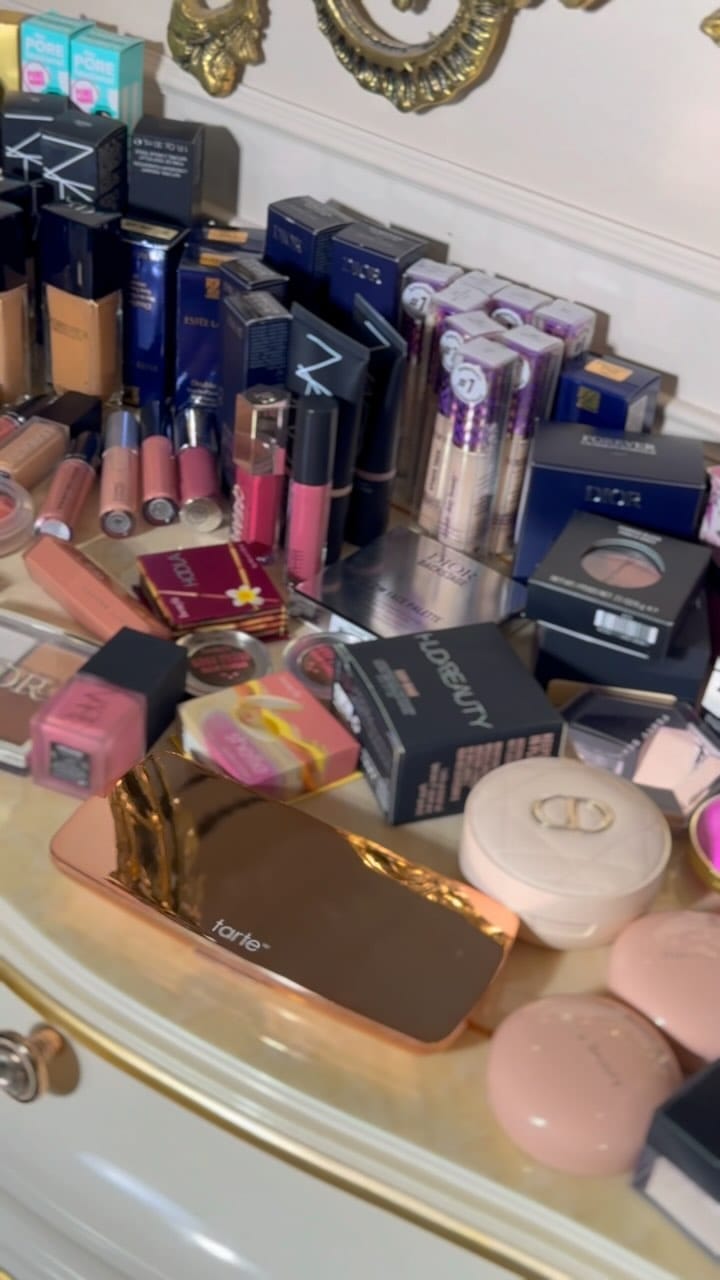 Post 1 by M•A•C Cosmetics Azerbaijan on Instagram (video)