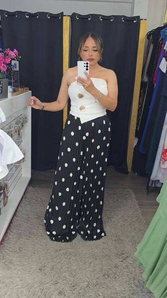 Post 2 by The art of Fashion on TikTok (video)