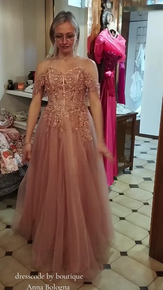 Post 9 by Fabiola France on TikTok (video)