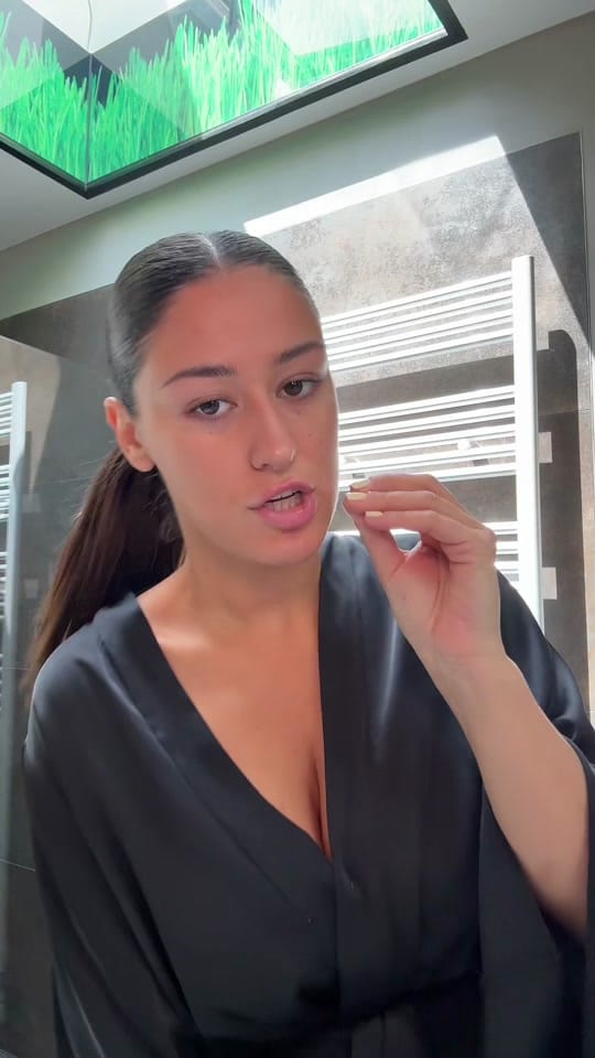 Post 8 by Leonora on TikTok (video)