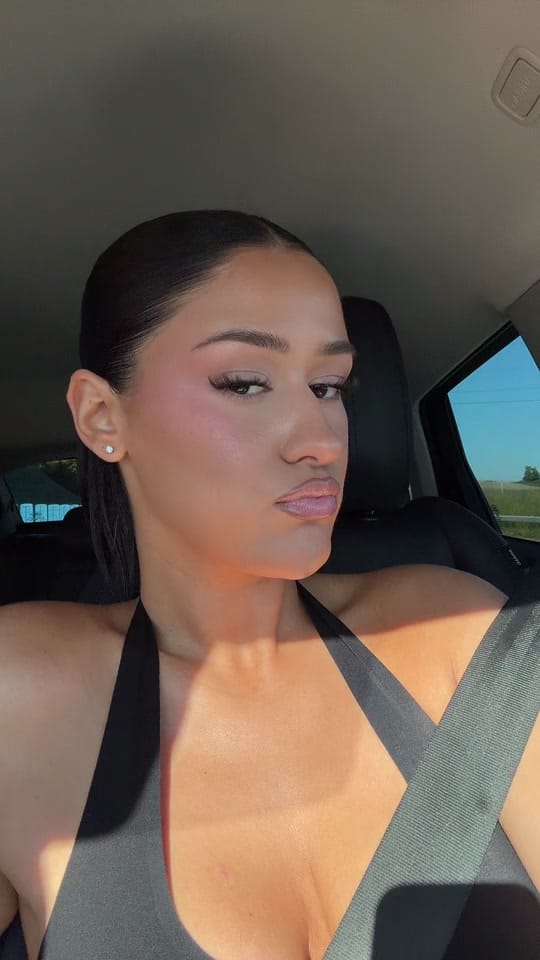Post 6 by Leonora on TikTok (video)