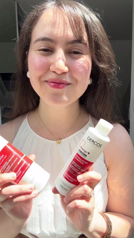 Post 1 by Nesrine on TikTok (video)