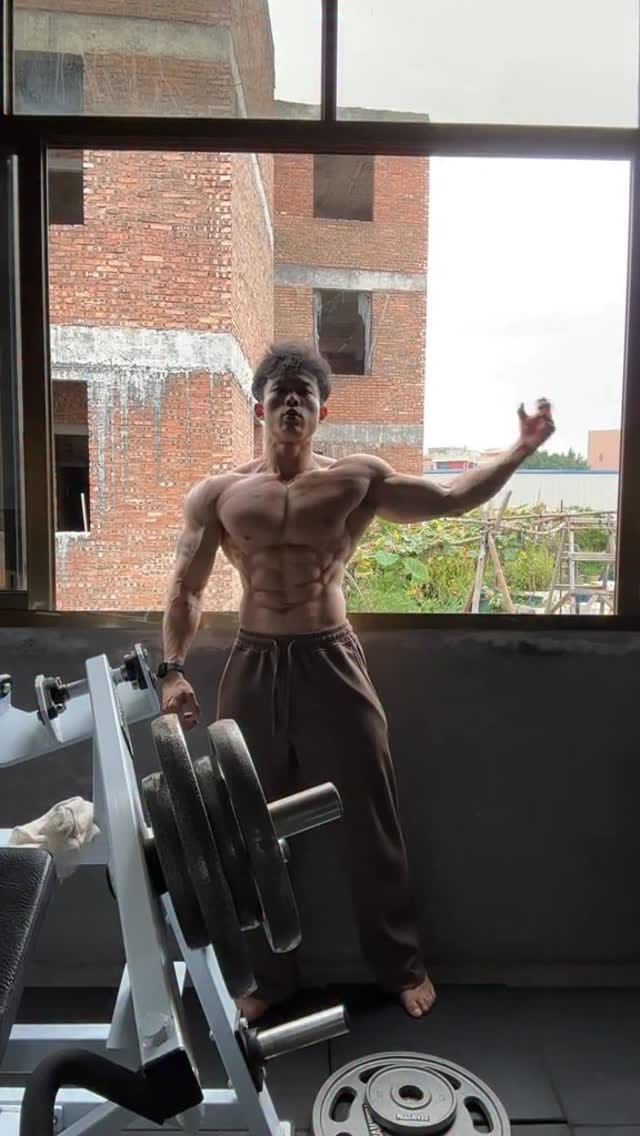 Post 7 by Kiki健身 on Instagram (video)
