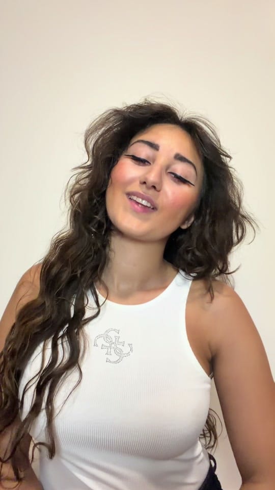 Post 6 by Laura on TikTok (video)