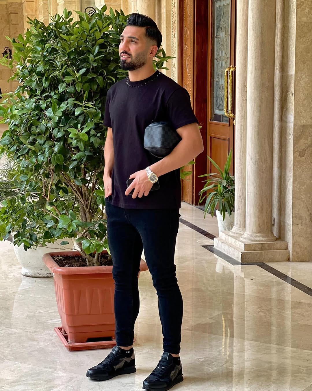 Post 1 by Farshid Esmaeiliفرشیداسماعیلی on Instagram (image)
