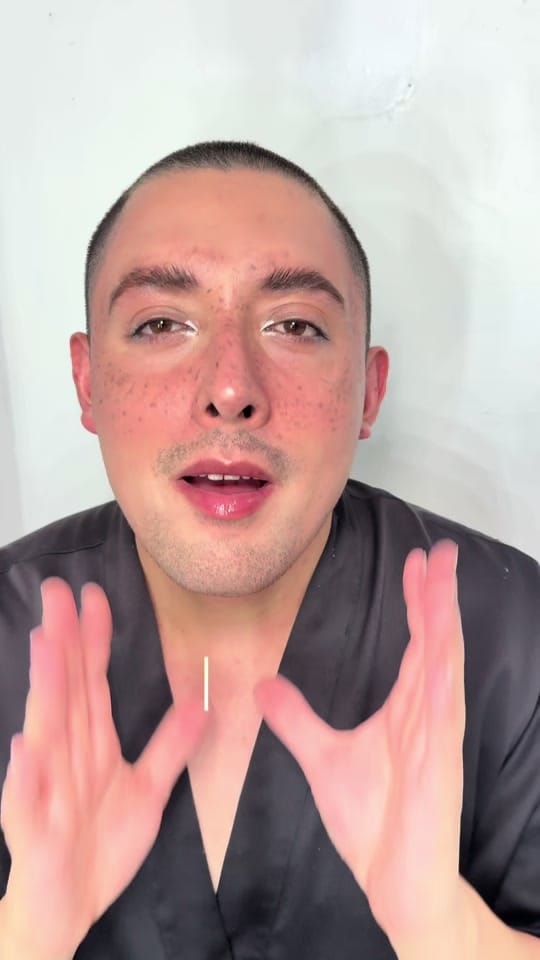 Post 2 by Alexander Castro on TikTok (video)
