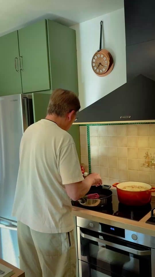 Post 3 by Asana Paris on TikTok (video)