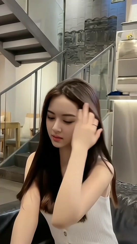 Post 8 by 🇮🇩 𝐄𝐥𝐢𝐧𝐚𝐝𝐞𝐯𝐢𝐚 🇮🇩 on TikTok (video)