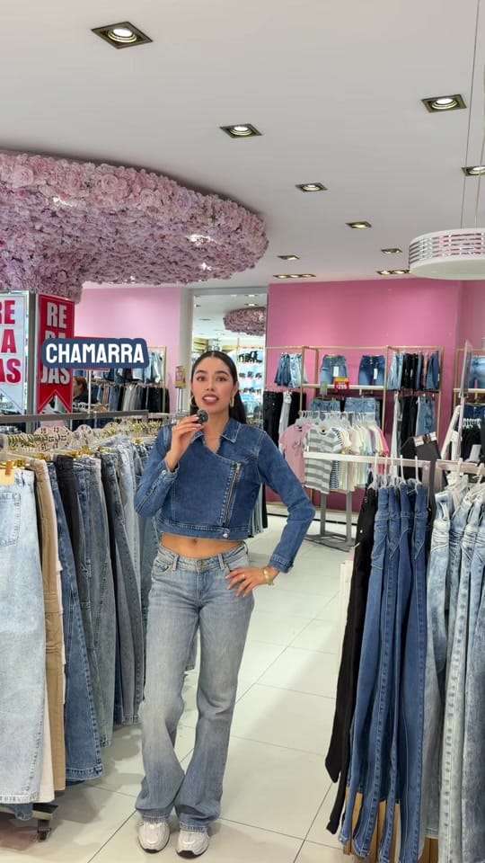 Post 1 by Savi Jeans on TikTok (video)