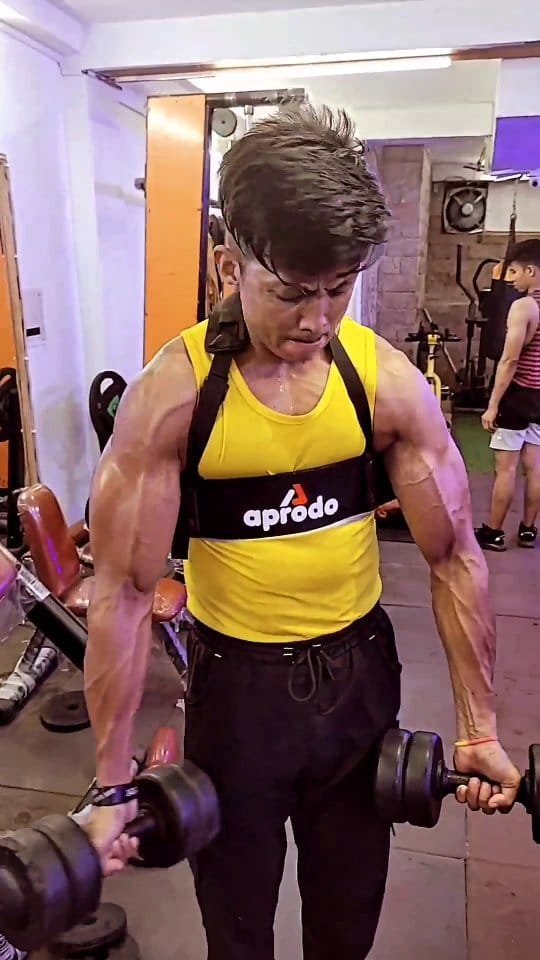 Post 10 by Kamlesh Kumar mahto on Instagram (video)