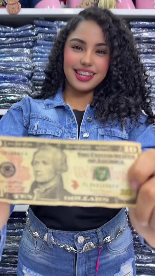 Post 1 by 💕 AGELY Jeans Fashion 💕 on TikTok (video)