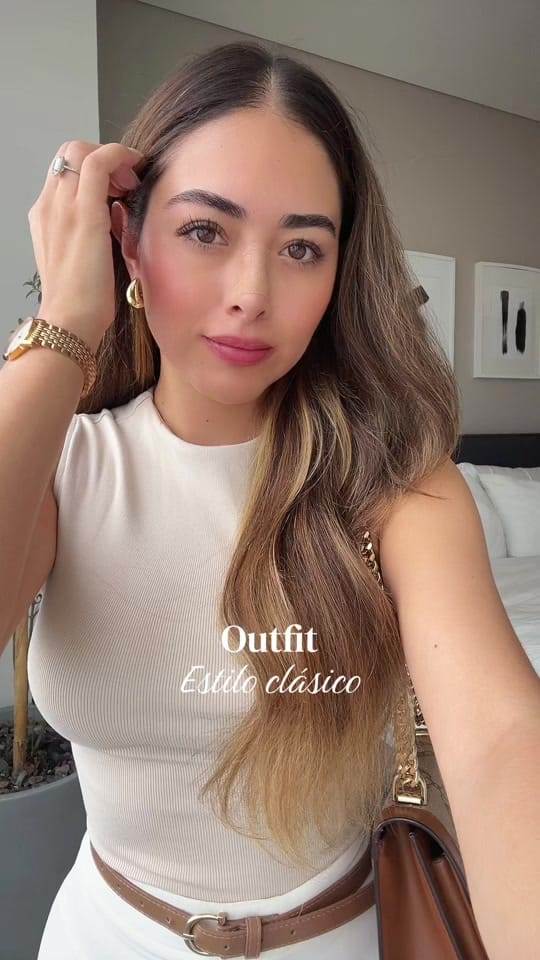 Post 2 by Manuela on TikTok (video)