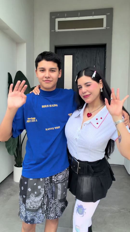 Post 2 by Ileana Velazquez on TikTok (video)