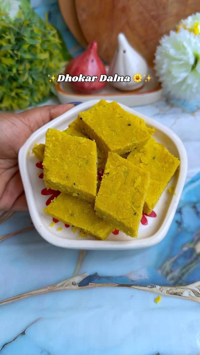 Post 3 by Riya | Kolkata Food Blogger | Home Chef on Instagram (video)