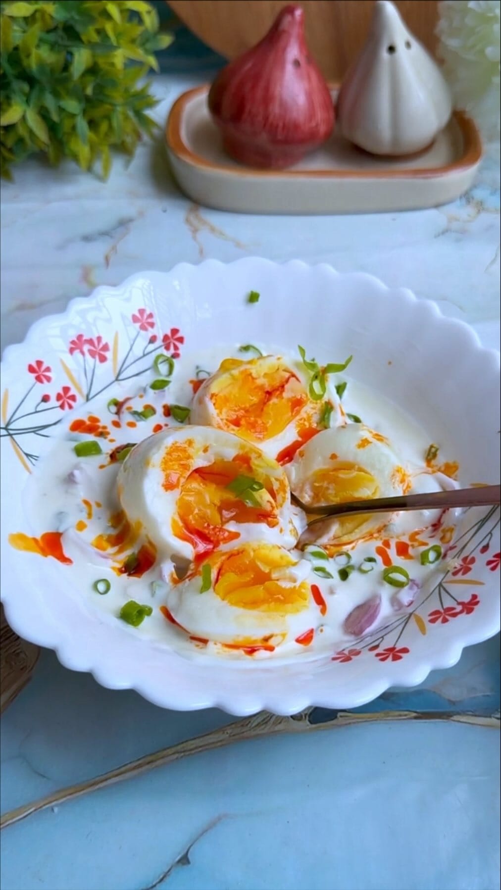 Post 4 by Riya | Kolkata Food Blogger | Home Chef on Instagram (video)