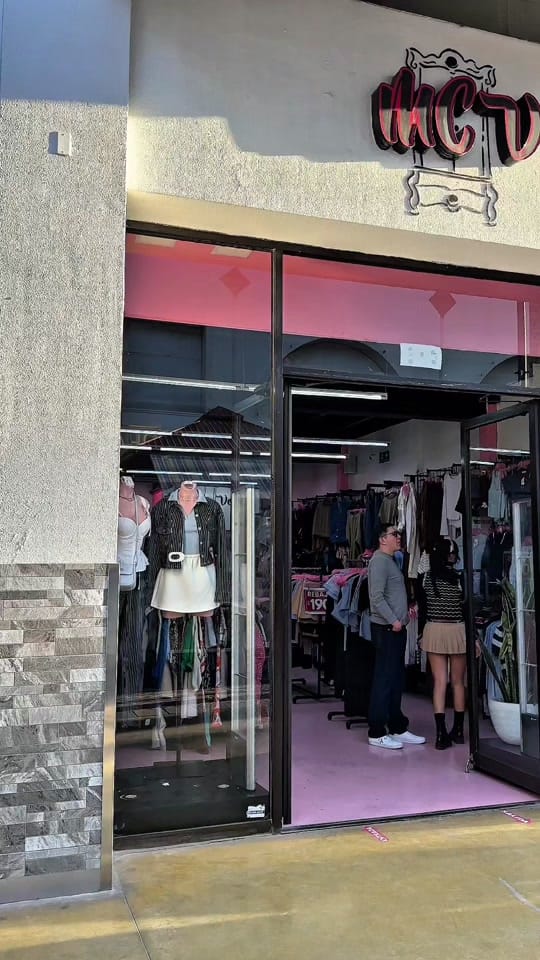 Post 8 by Miclosetenventa on TikTok (video)