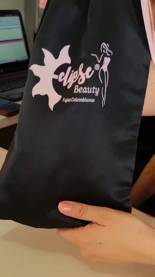 Post 6 by Eclipse Jeans Colombiano on TikTok (video)