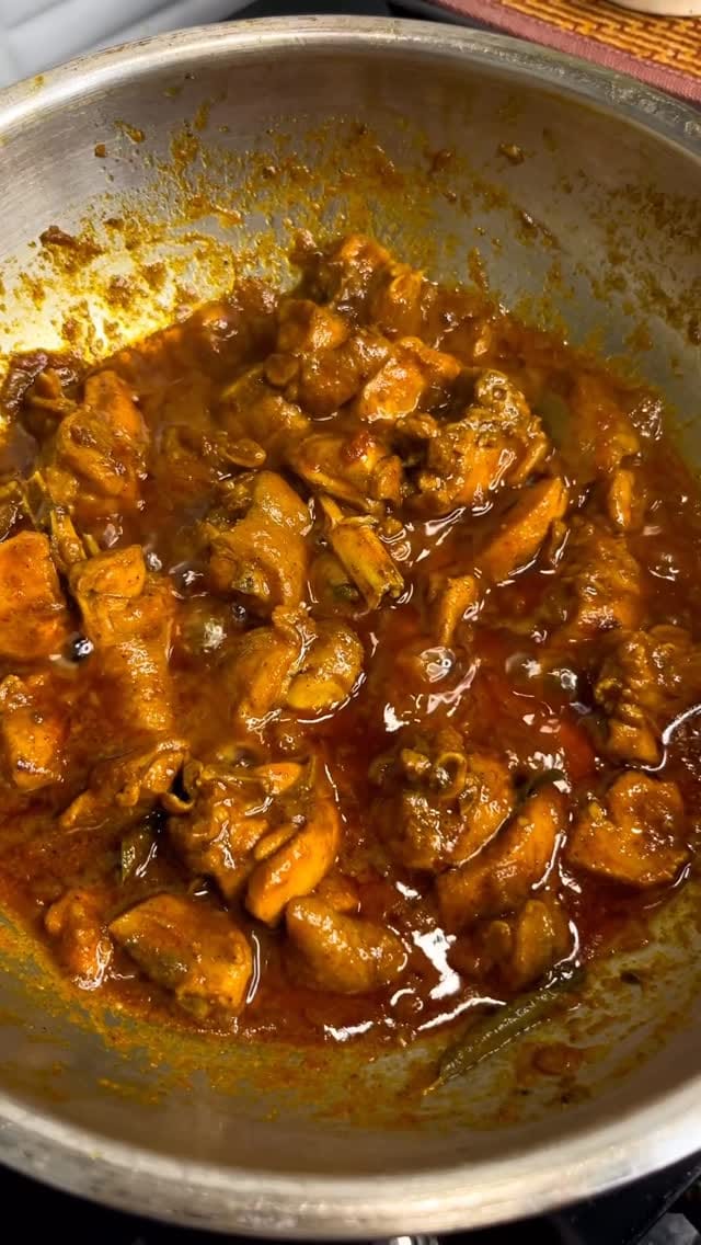 Post 5 by Chennai Variety Foods on Instagram (video)