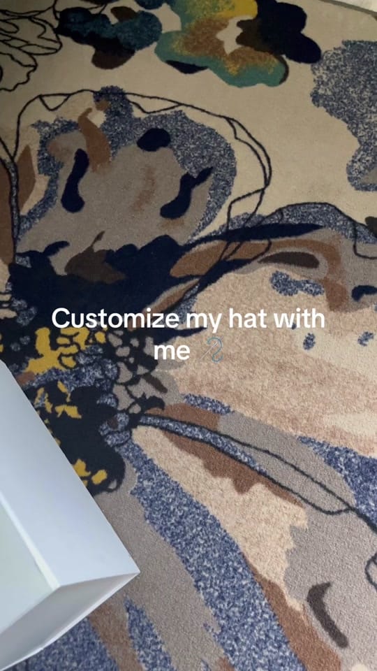 Post 2 by Its Sarou on TikTok (video)
