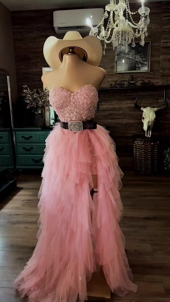 Post 2 by Helen on TikTok (video)