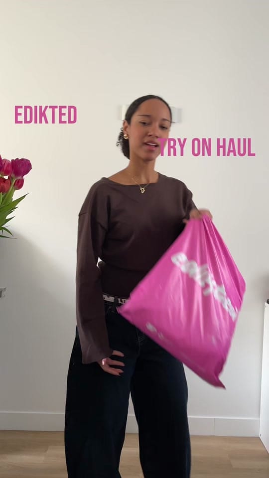 Post 1 by Vanessa on TikTok (video)