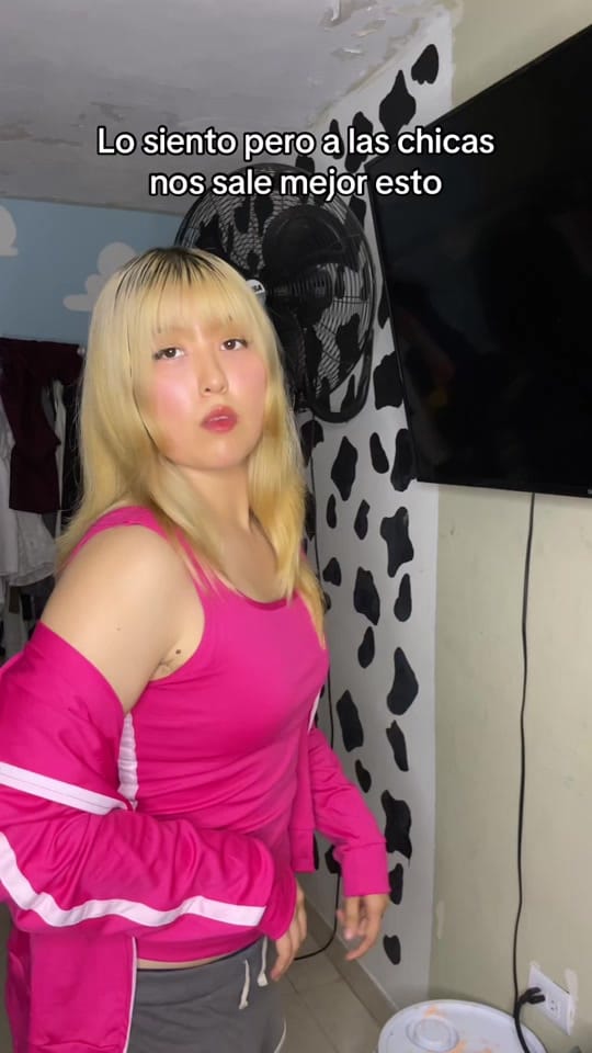 Post 2 by saraconett on TikTok (video)