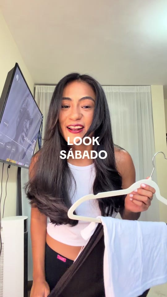 Post 1 by Emi Rosas 🤍 on TikTok (video)