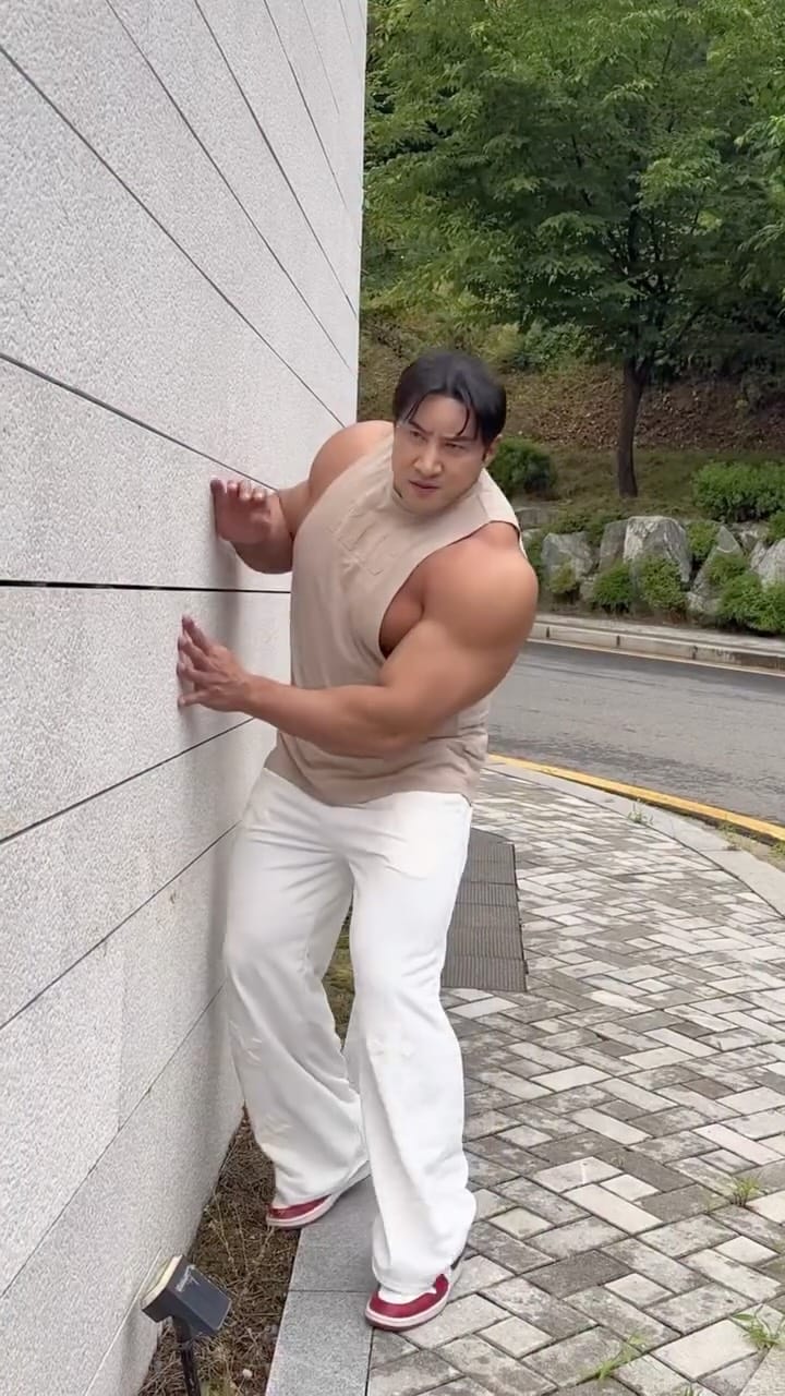 Post 5 by Dread Yamada on Instagram (video)