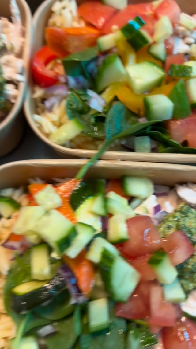 Post 6 by Mac Chef on Instagram (video)
