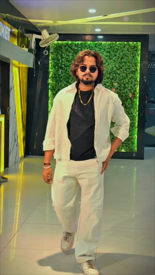 Post 6 by Abhi Suryavanshi on Instagram (video)