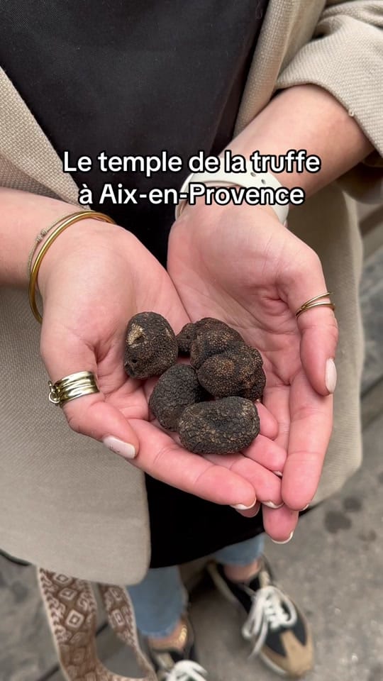 Post 10 by Marseille FoodGuide on TikTok (video)