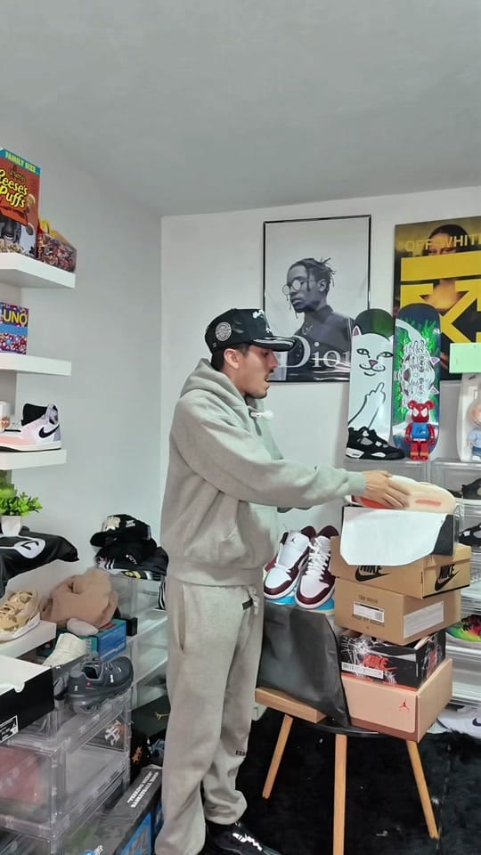 Post 5 by Alan Cano on TikTok (video)