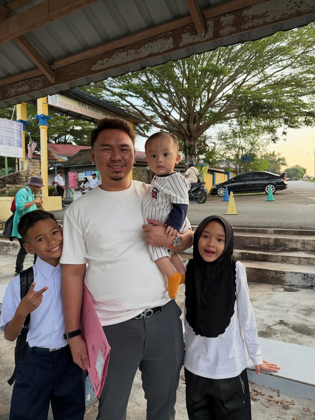 Post 10 by Ecaariffin on Instagram (carousel)