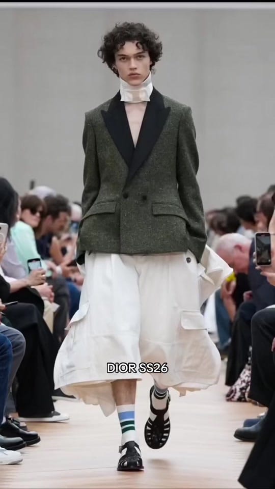Post 1 by FASHION ON RUNWAY on TikTok (video)