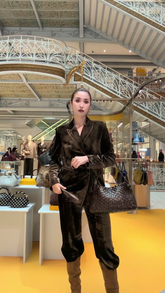 Post 1 by Milina in Paris on TikTok (video)